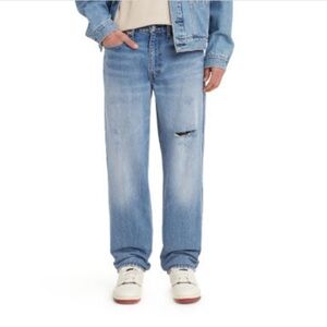 NWT-Levi’s-34x 29-medium wash-550 relax relaxed, distressed, 100% cotton, jeans.